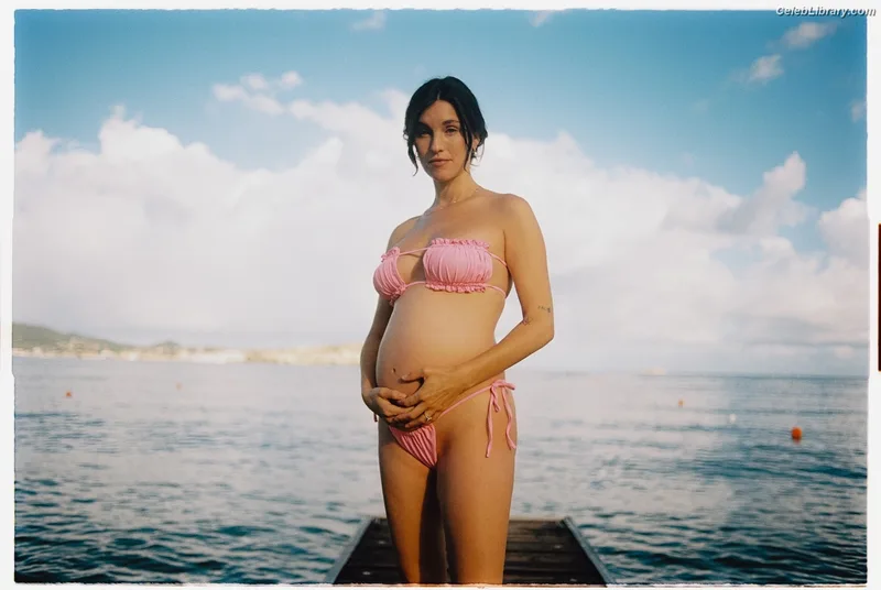 Rainey Qualley photo 22 of 142