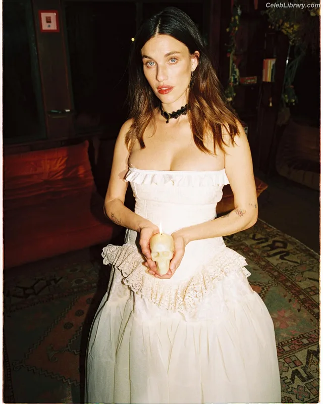 Rainey Qualley photo 8 of 142