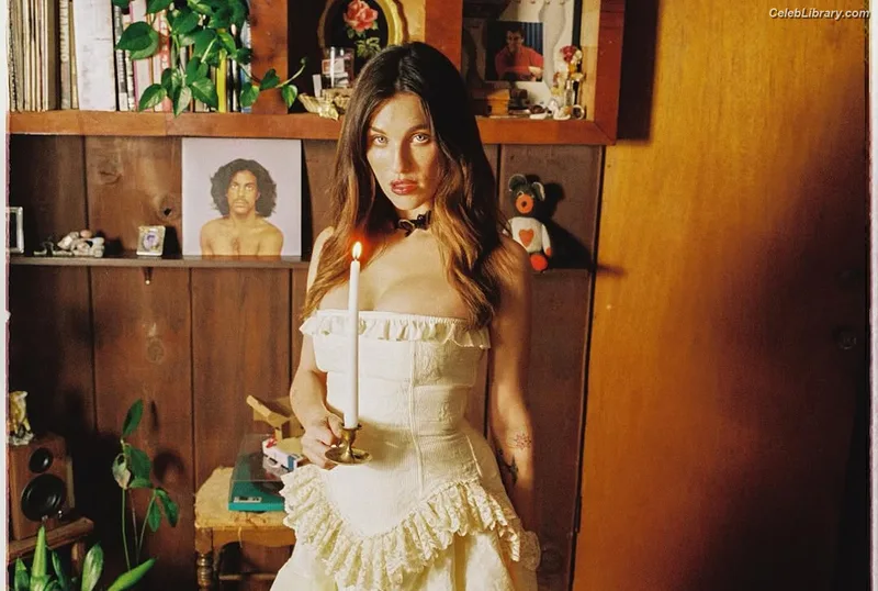 Rainey Qualley photo 14 of 142