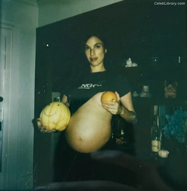 Rainey Qualley photo 3 of 142