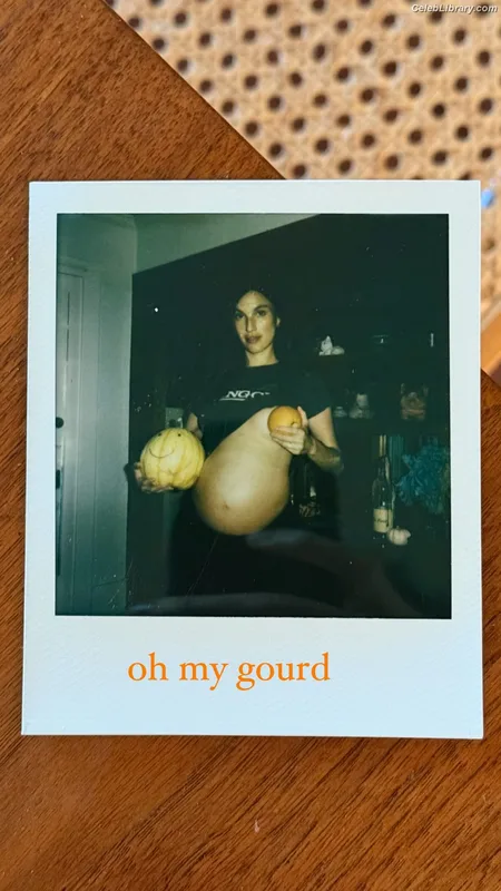 Rainey Qualley photo 4 of 142