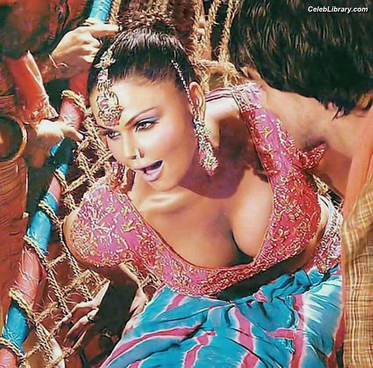 Rakhi Sawant photo 21 of 32