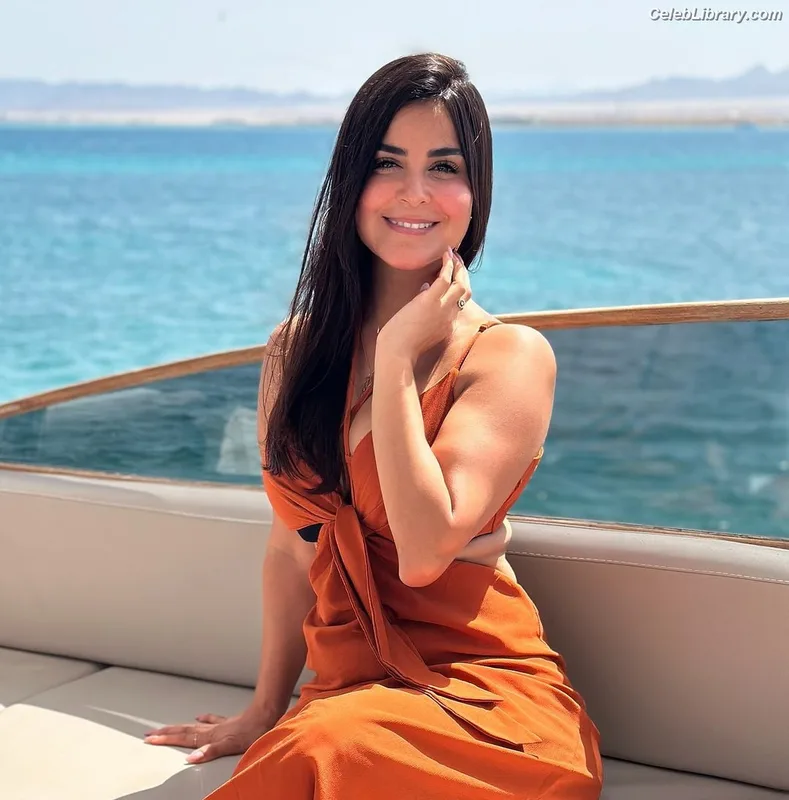Rania Mansour photo 1 of 83