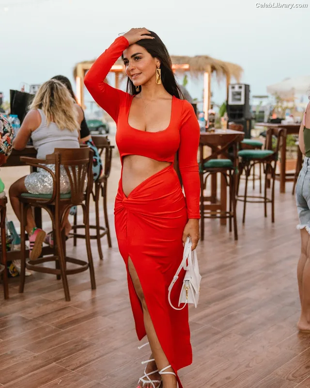 Rania Mansour photo 18 of 83
