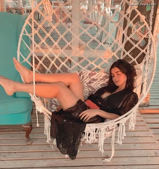 Rania Mansour photo 19 of 83