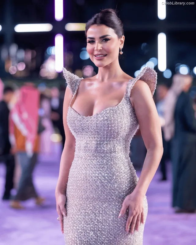 Rania Mansour photo 7 of 83