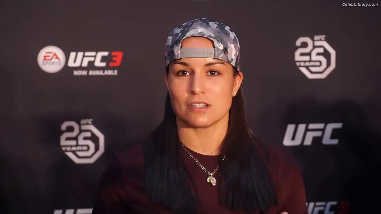 Raquel Pennington photo 11 of 26