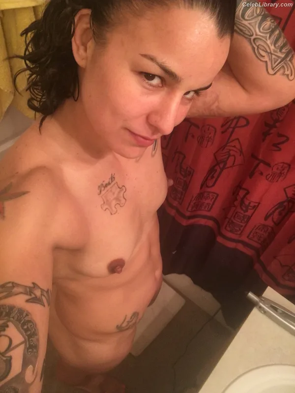 Raquel Pennington photo 9 of 27