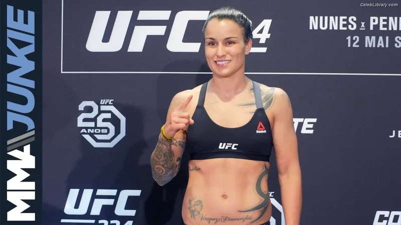 Raquel Pennington photo 12 of 27
