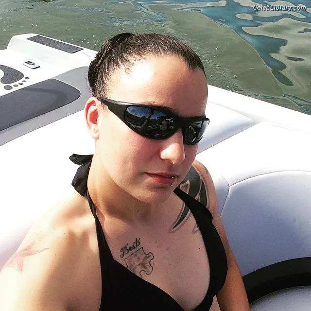 Raquel Pennington photo 16 of 27
