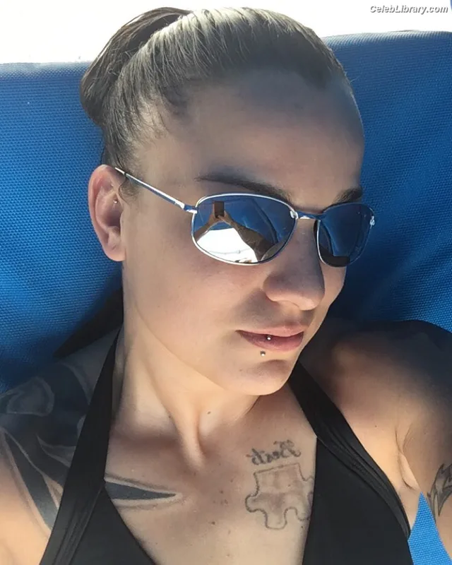 Raquel Pennington photo 20 of 27