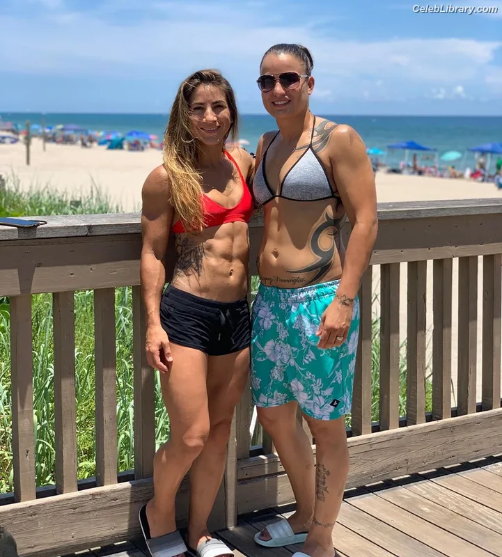 Raquel Pennington photo 2 of 27