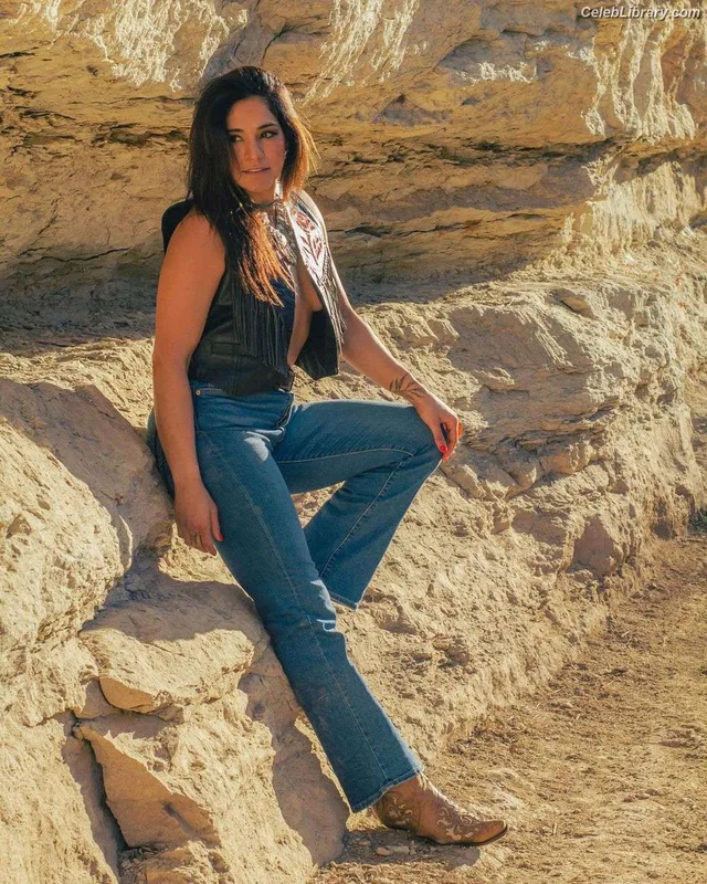 Raquel Rodriguez photo 12 of 776