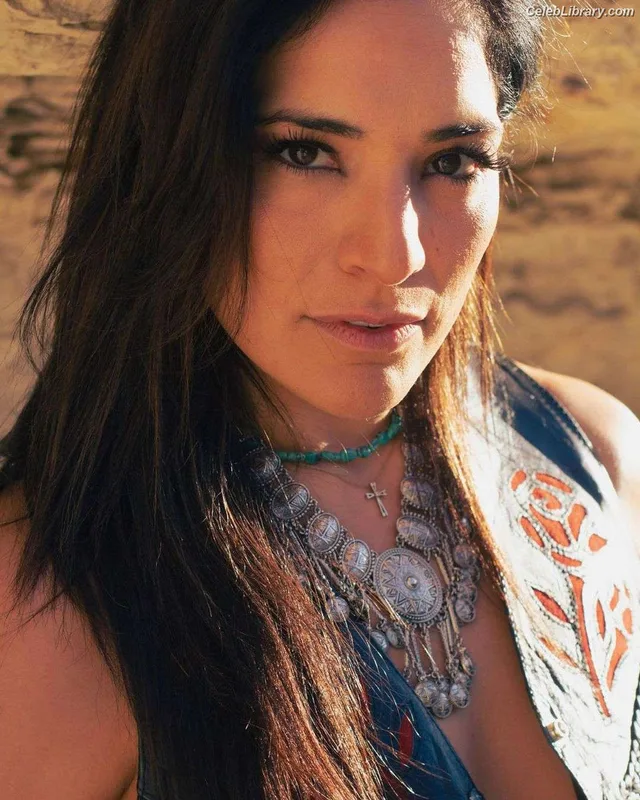 Raquel Rodriguez photo 16 of 776