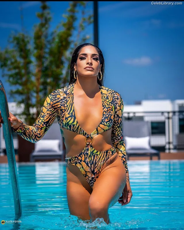 Raquel Rodriguez photo 7 of 776