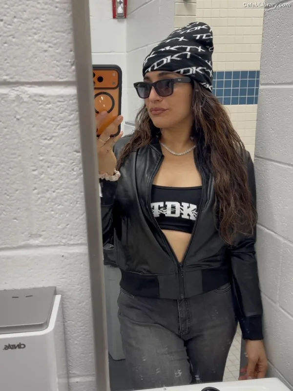Raquel Rodriguez photo 2 of 776