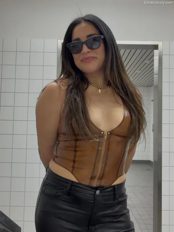 Raquel Rodriguez photo 8 of 776