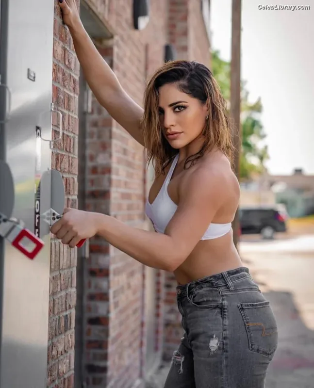 Raquel Rodriguez photo 1 of 776