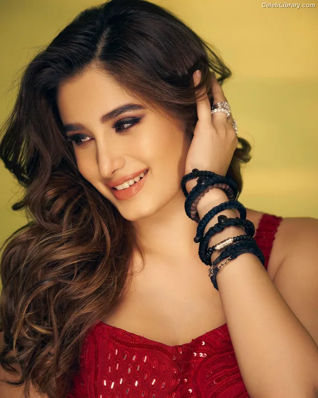 Rasha Thadani photo 12 of 90