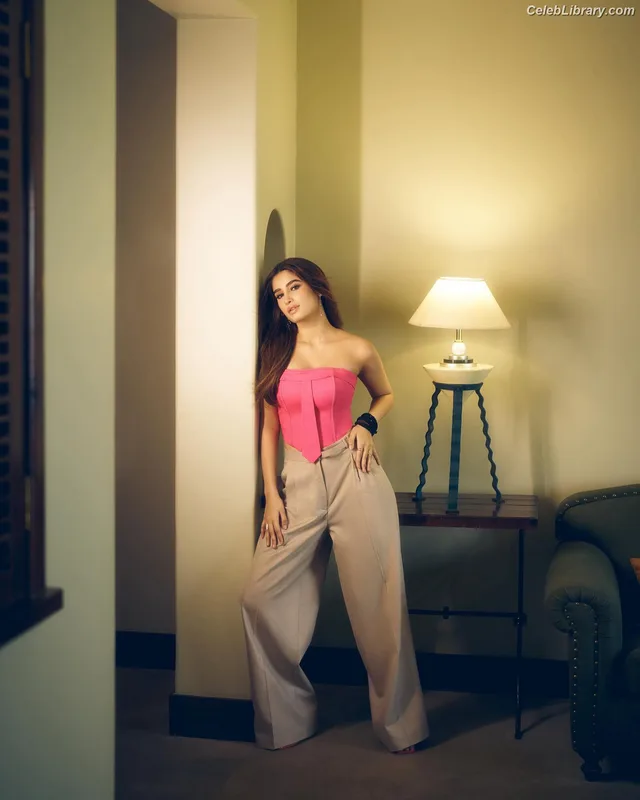 Rasha Thadani photo 5 of 90