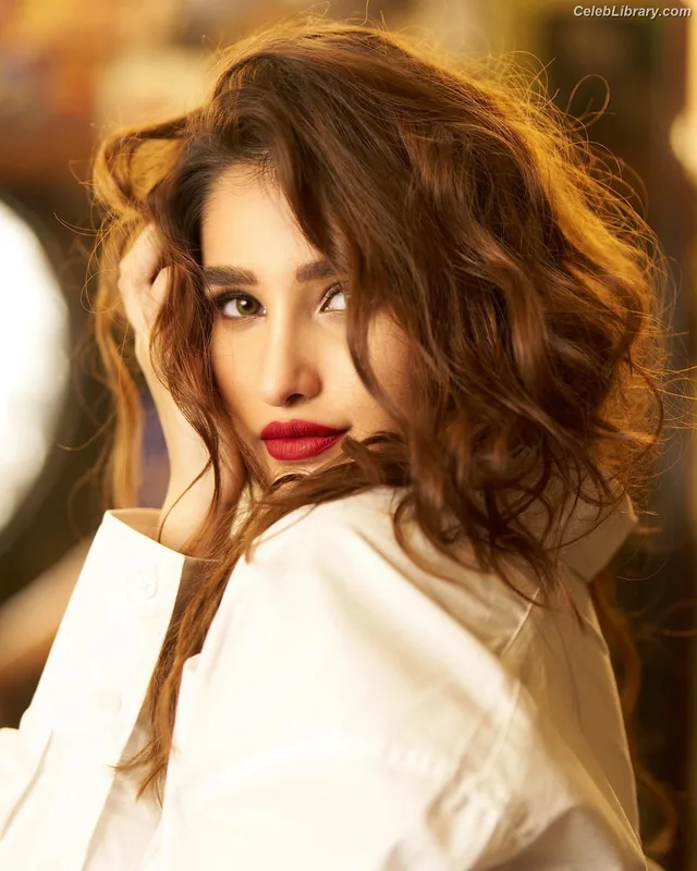Rasha Thadani photo 1 of 90