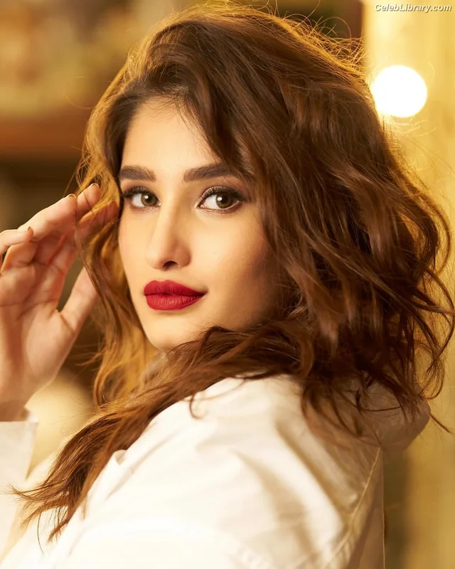 Rasha Thadani photo 3 of 90