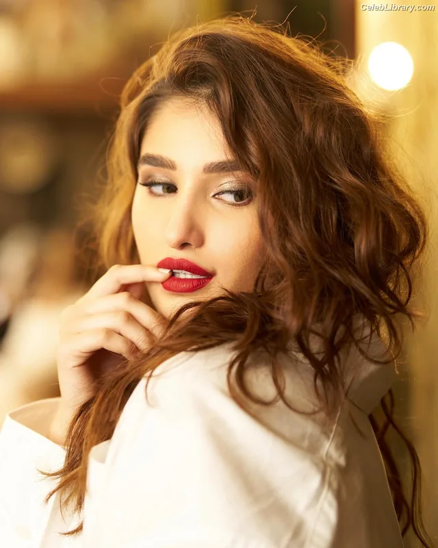 Rasha Thadani photo 11 of 90