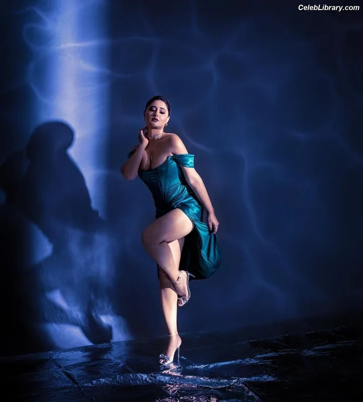 Rashami Desai photo 14 of 101