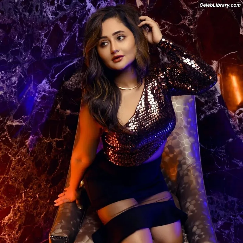 Rashami Desai photo 11 of 101