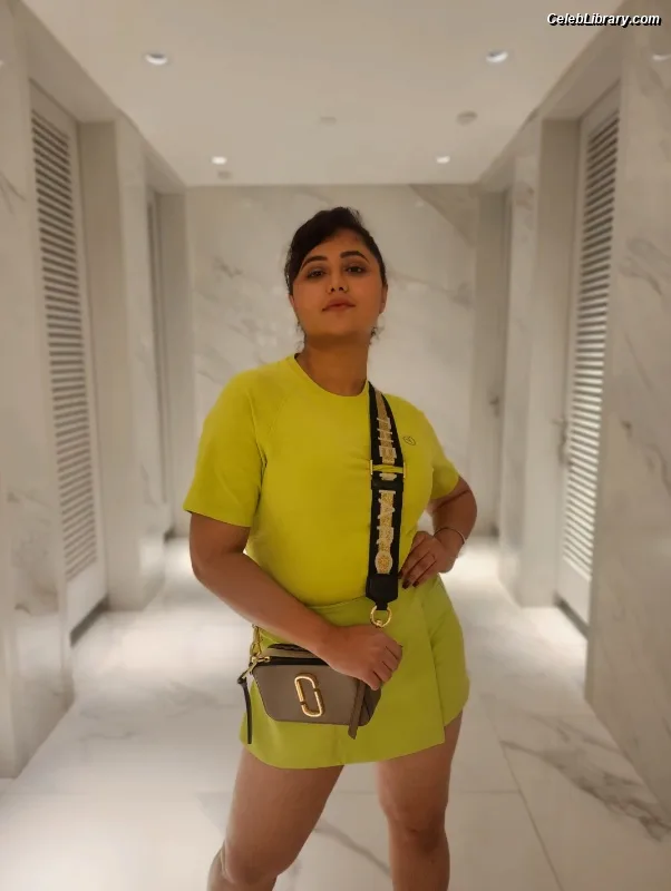 Rashami Desai photo 21 of 101