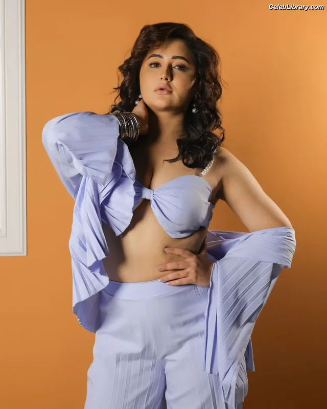 Rashami Desai photo 5 of 101