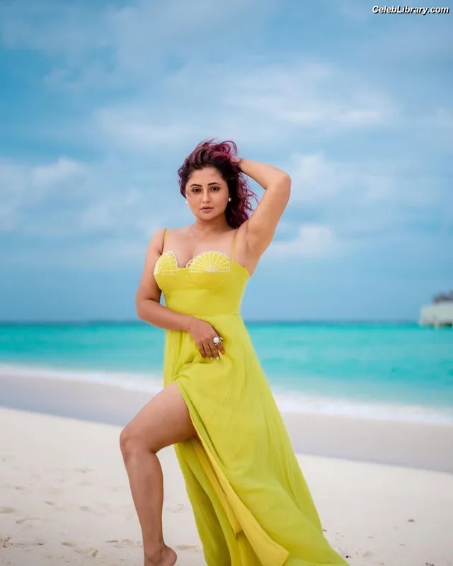 Rashami Desai photo 24 of 101