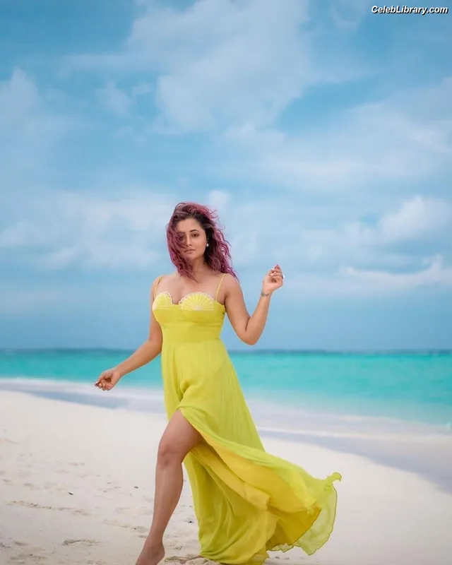 Rashami Desai photo 4 of 101
