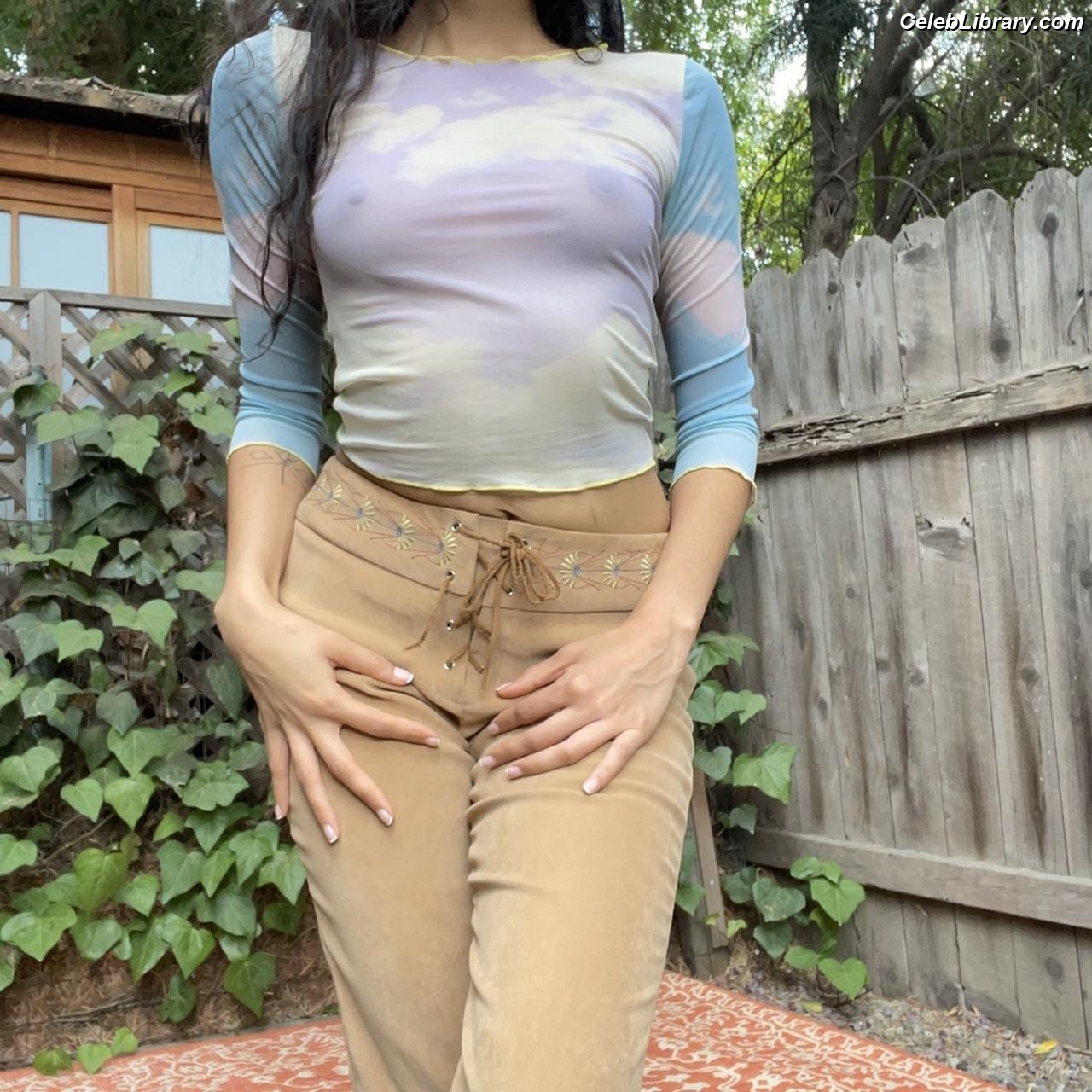 Raveena photo 17 of 104