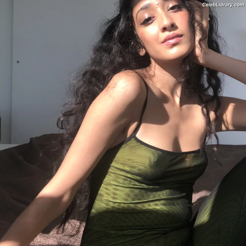 Raveena photo 20 of 104