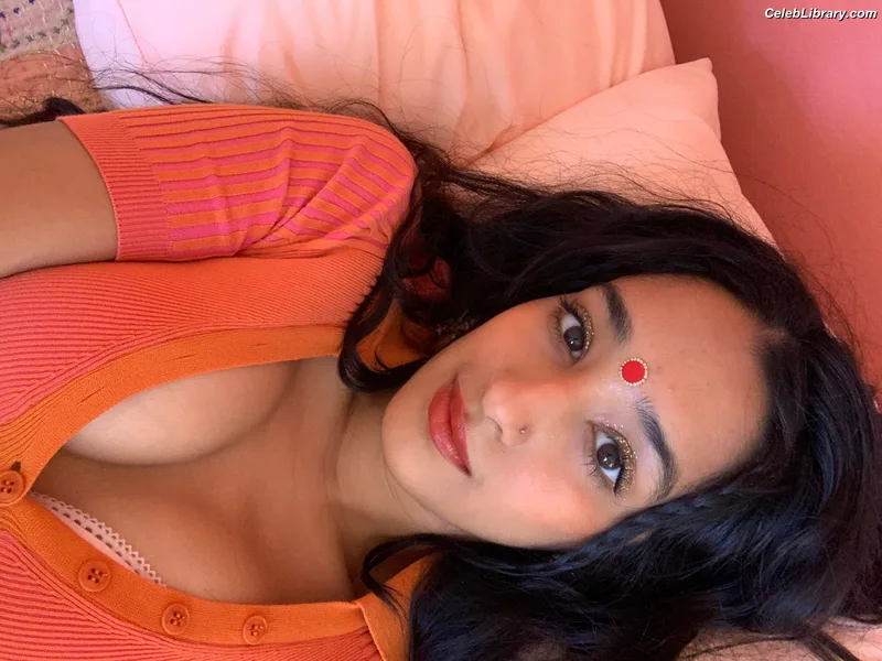 Raveena photo 16 of 104