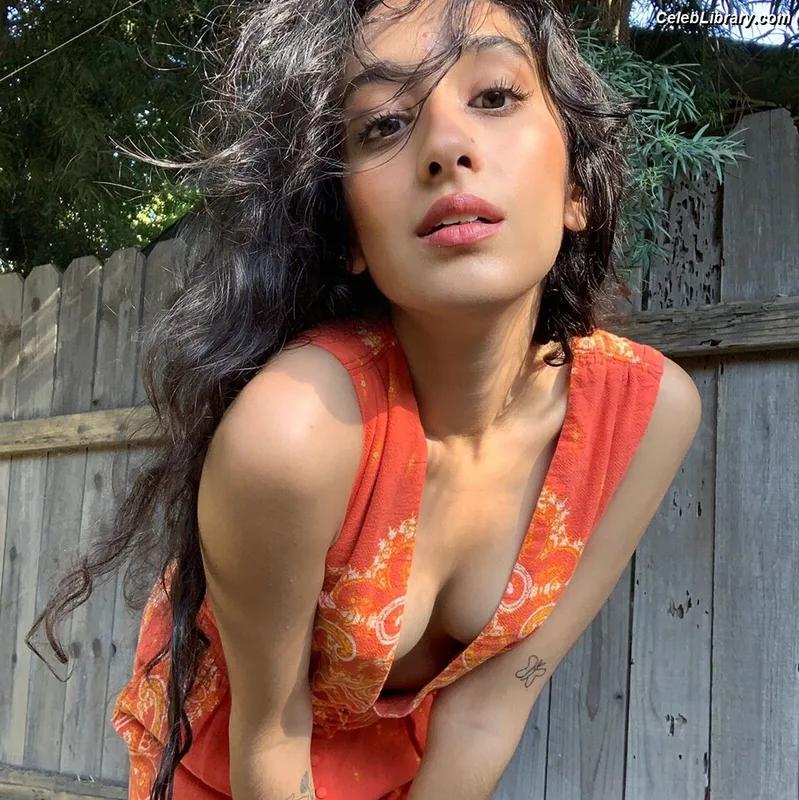 Raveena photo 23 of 104