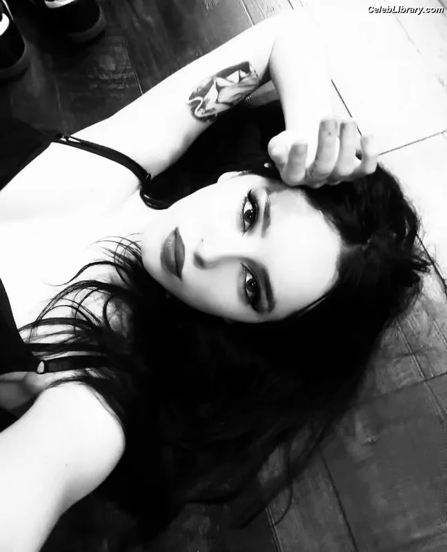 Raven Numan photo 18 of 218