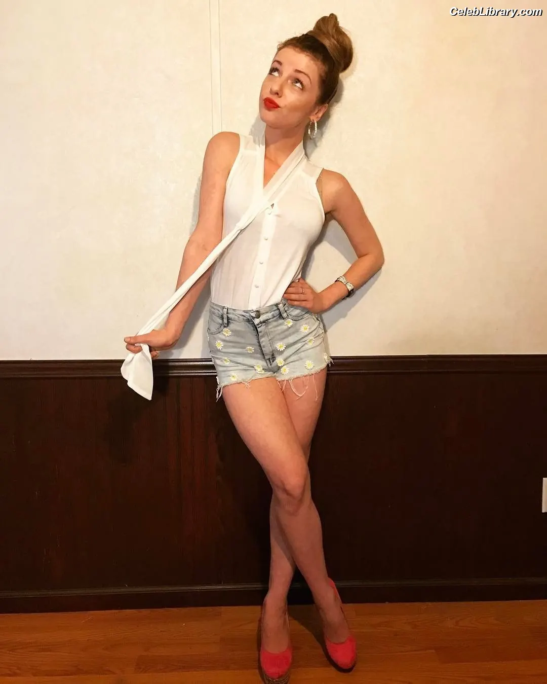 Raven Walton photo 7 of 32