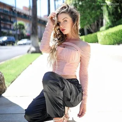Raven Walton photo 3 of 33
