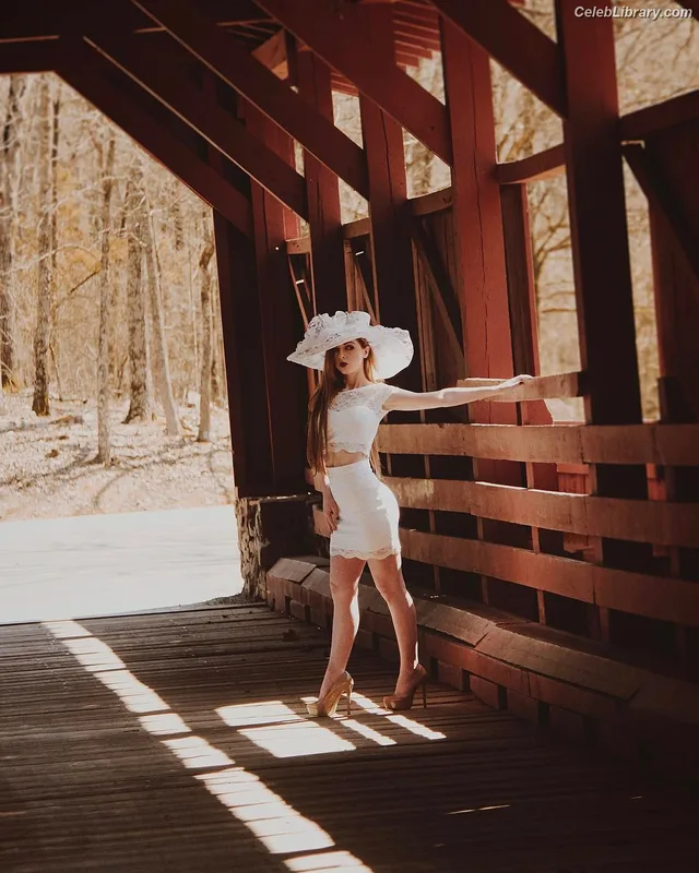 Raven Walton photo 9 of 33