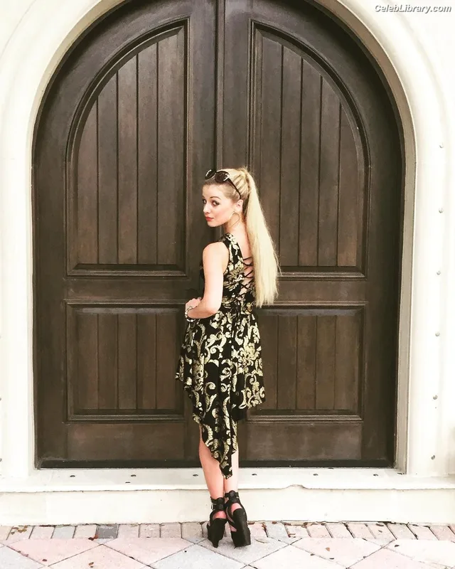 Raven Walton photo 10 of 33