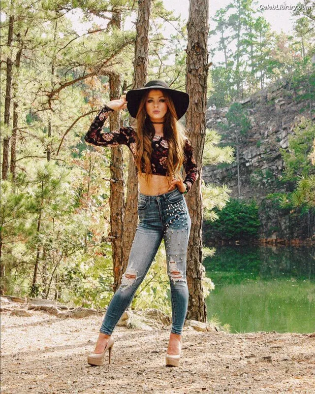 Raven Walton photo 11 of 33