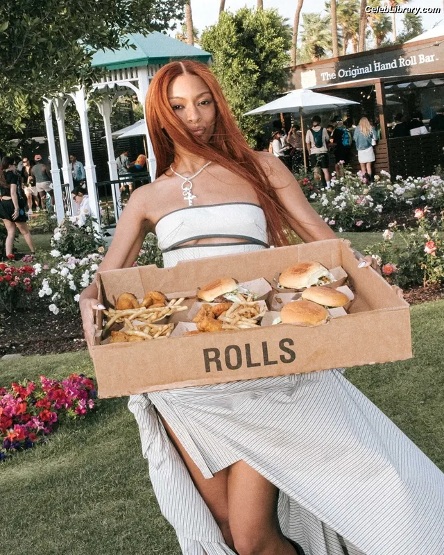 Ravyn Lenae photo 3 of 65