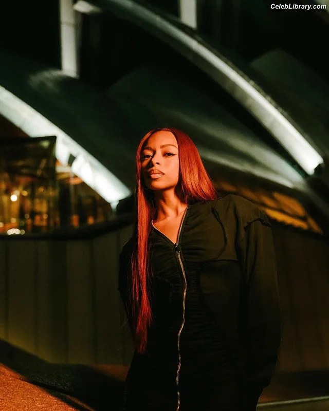 Ravyn Lenae photo 21 of 65