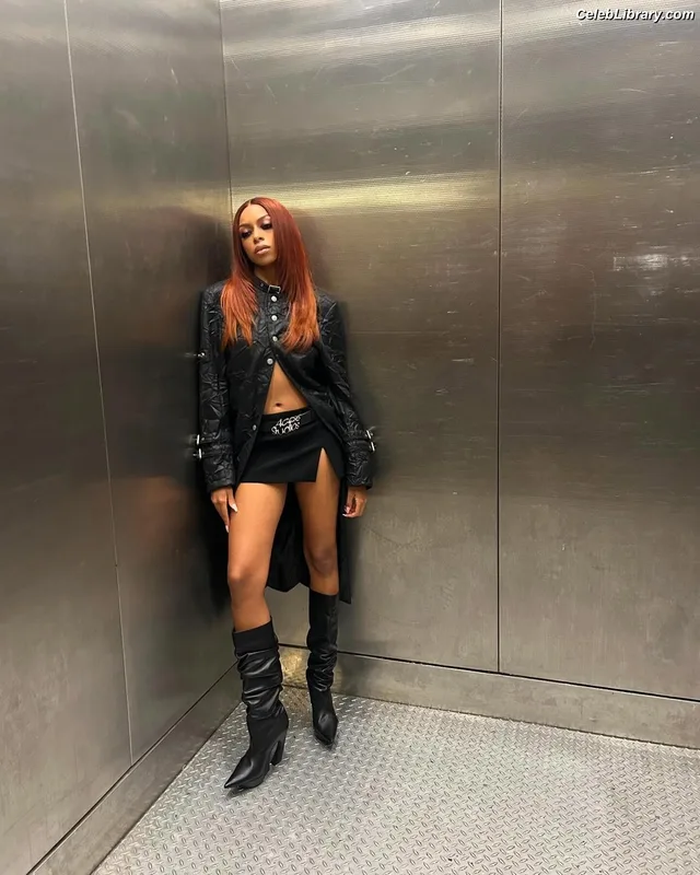 Ravyn Lenae photo 7 of 65