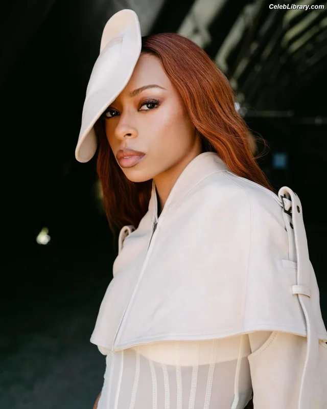 Ravyn Lenae photo 21 of 65