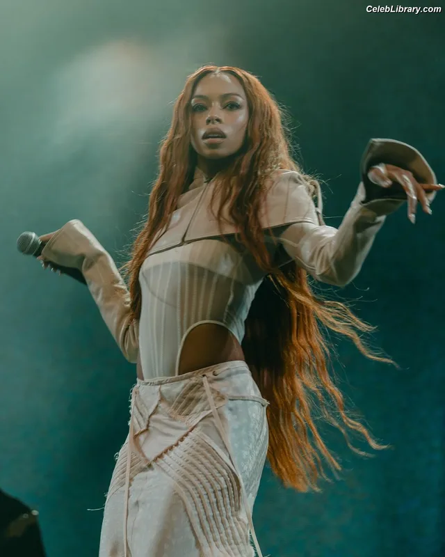 Ravyn Lenae photo 22 of 65