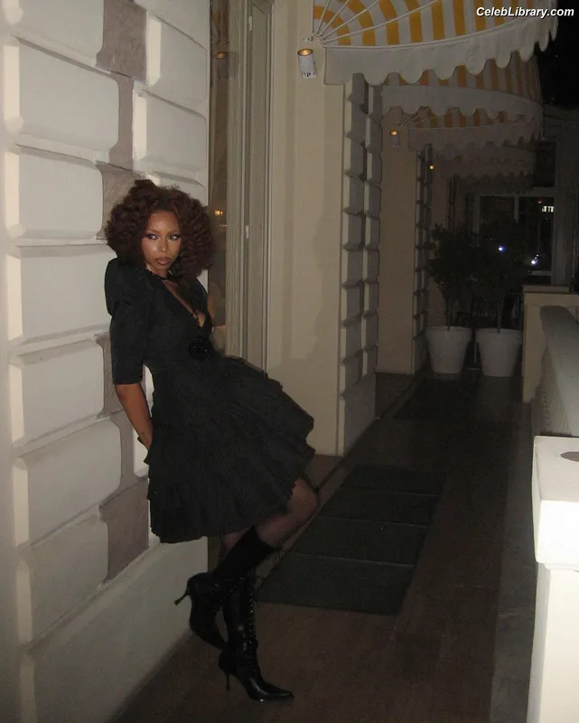 Ravyn Lenae photo 14 of 65