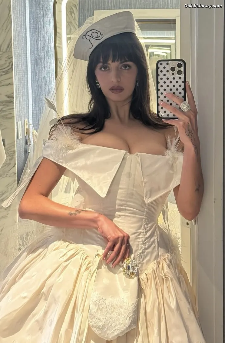 Rebecca Black photo 7 of 714